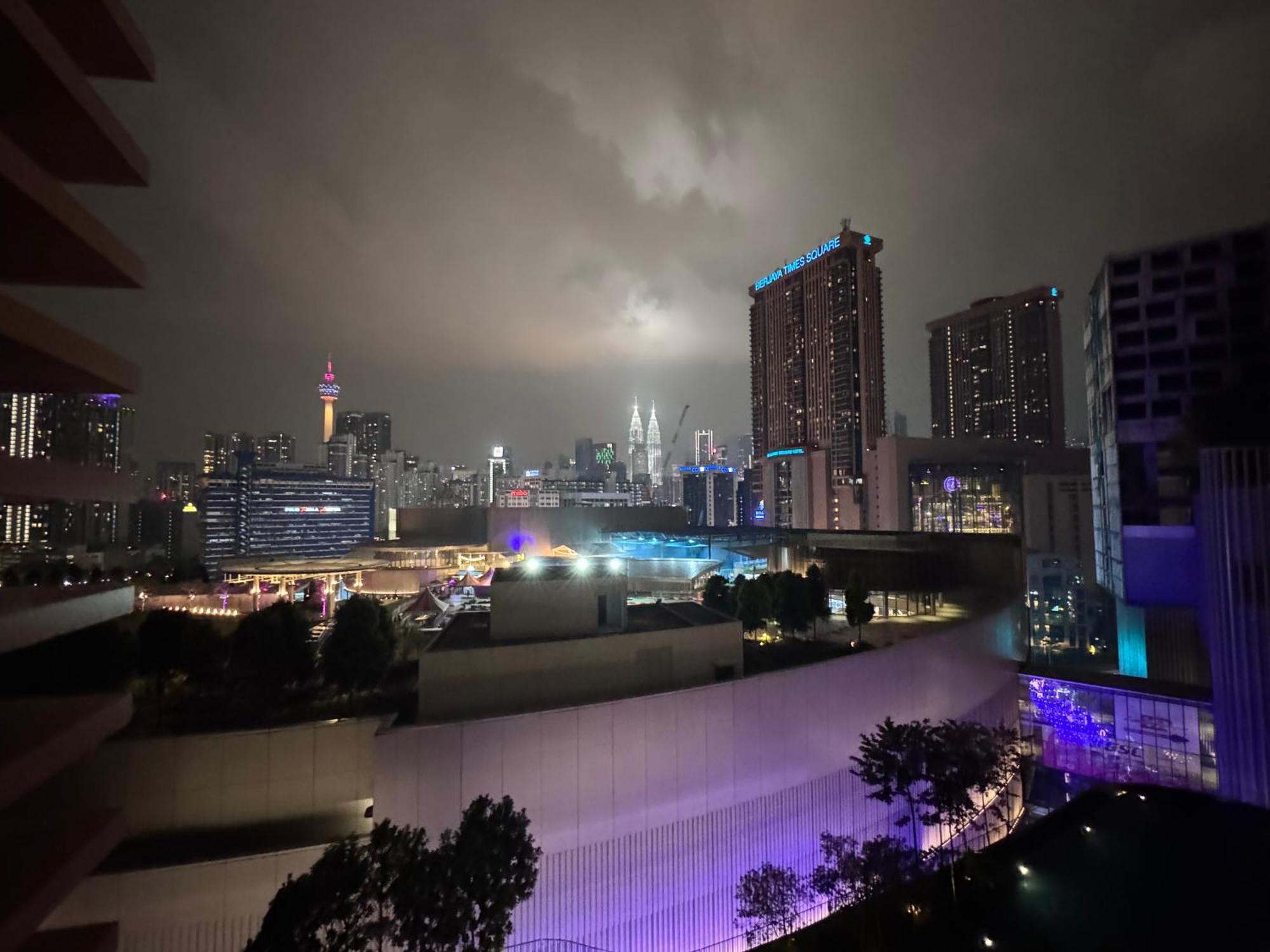 Infinity Pool Suite Bukit Bintang Lalaport Bbcc Kuala Lumpur Exteriör bild